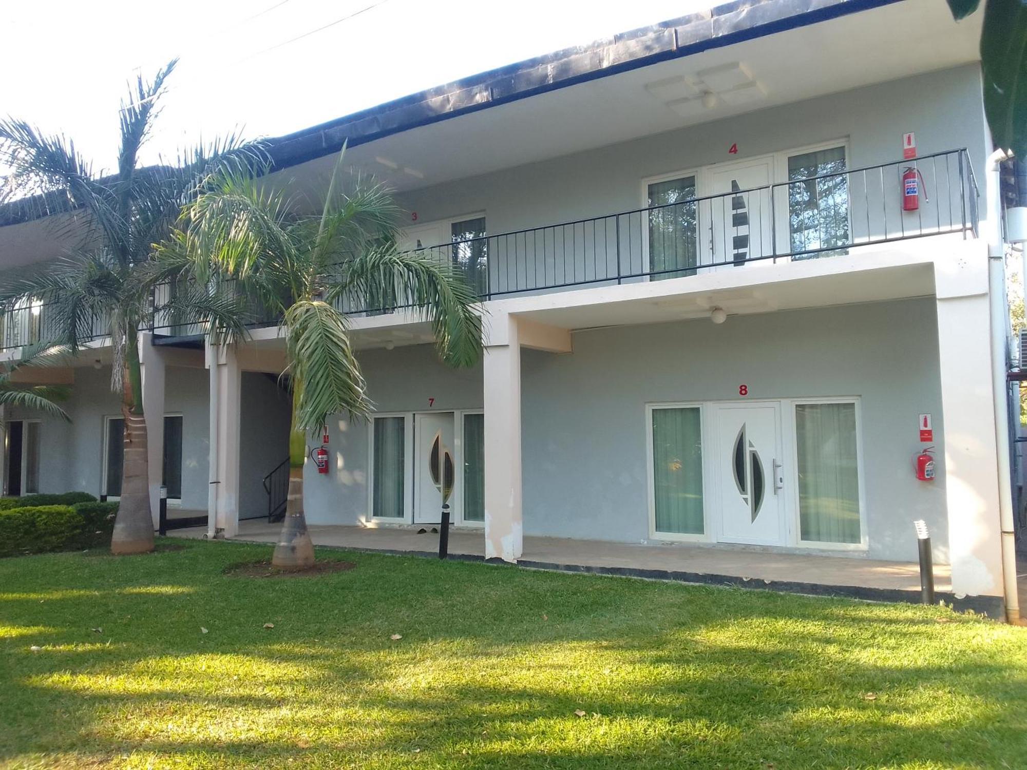 Vapour Lounge Aparthotel Lusaka Exteriör bild